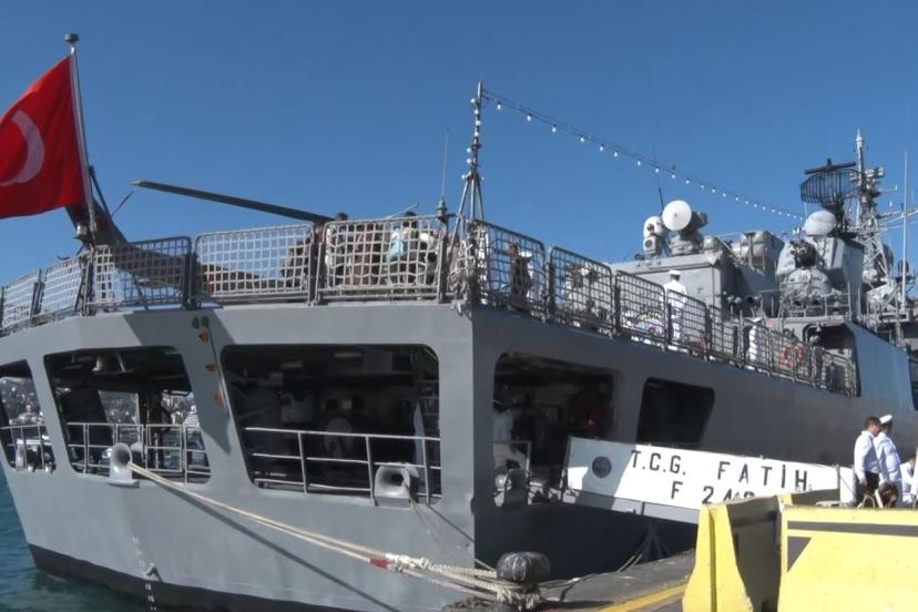TCG Fatih-Fırkateyn Gemisi, Sarayburnu Limanı’nda ziyarete açıldı