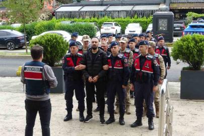 Trabzon merkezli 5 ilde dolandırıcılık operasyonunda gözaltına alınan 12 kişi adliyeye çıkartıldı