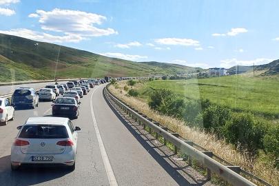 Trabzon’dan batıya dönüş kabusu: Ankara ve İzmir yolları tamamen kilitlendi