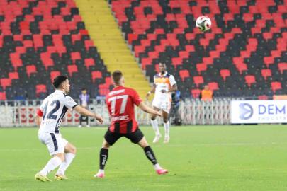 Trendyol Süper Lig: Gaziantep FK: 0 - Başakşehir: 2 (İlk yarı)