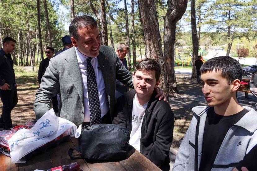Vali Sözer, YKS öncesi öğrencilerle buluştu