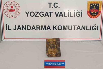 Yozgat’ta paha biçilemeyen altın yazma tarihi kitap ele geçirildi
