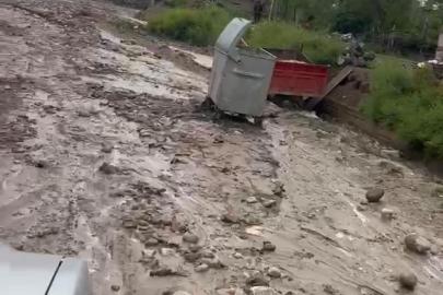 Yozgat’ta sel sonrası yollar temizlendi