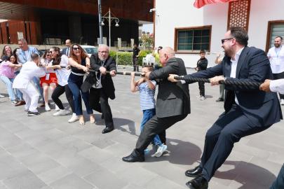 Yunusemre’de 19 Mayıs şöleni renkli görüntülere sahne oldu