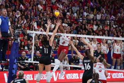 A Milli Kadın Voleybol Takımı, Almanya’yı 3-2 mağlup etti