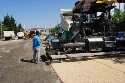 Adıyaman’da altyapısı tamamlanan yollar asfaltla buluşuyor