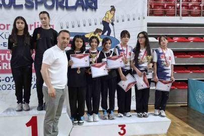 Afyonkarahisarlı sporculardan Floor Curling Türkiye Şampiyonası’nda önemli başarı