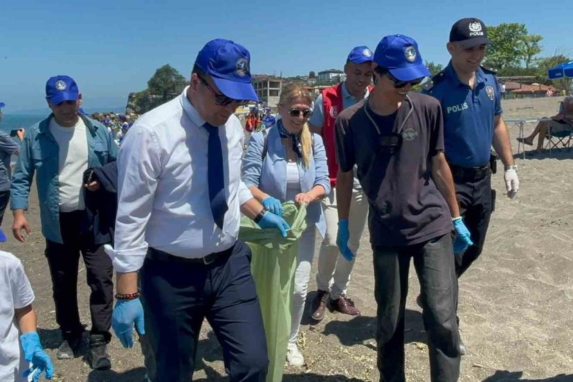 Akçakoca’da sahiller için el ele