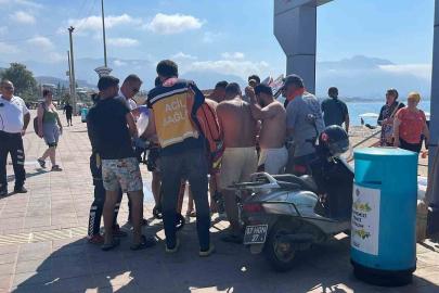 Alanya’da denizde boğulma tehlikesi geçiren yaşlı adam hastaneye kaldırıldı