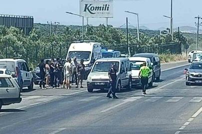 Ayvalık’ta Kozak kavşağında zincirleme kaza: 3 araç birbirine girdi