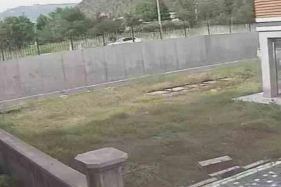 Baba-oğulun yaralandığı trafik kazası kamerada