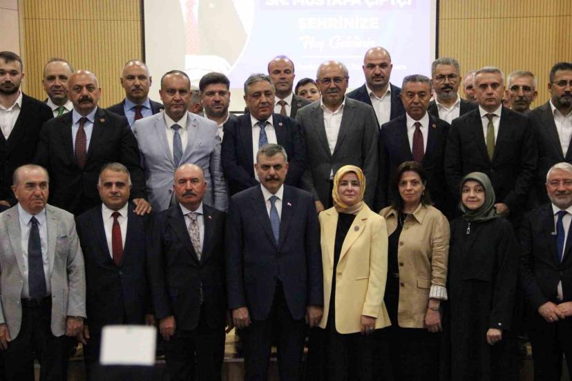 Bakan Çiftçi’ye Çorum’da "Fahri Hemşehrilik Beratı" takdim edildi