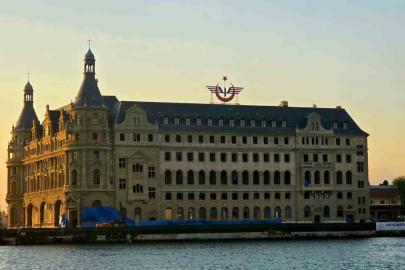 Bakan Ersoy: "Haydarpaşa, yıllar sonra yeniden tarihi silüetteki yerini almaya başladı"