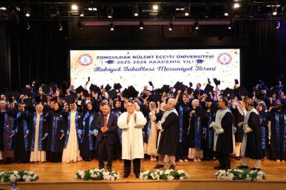 BEUN İlahiyat Fakültesi yeni mezunlarını geleceğe uğurladı