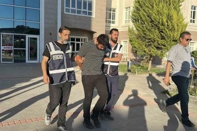 Burdur’da evine gelen adamı öldüren genç tutuklandı