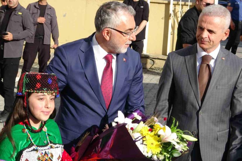 Çalışma Bakanı Işıkhan Ardahan’da