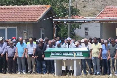 Çay bahçesinde 5 kişiyi bıçaklayan ve cezaevinde hayatını kaybeden şahsın cenazesi defnedildi