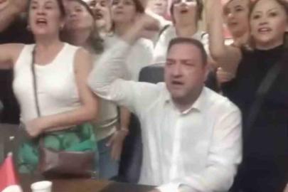 CHP İzmir’de olaylı gece: Gümrükçü il binasına girdi, taraflar arasında arbede çıktı