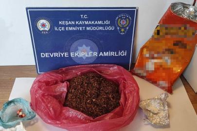 Cips paketine gizlenmiş uyuşturucuyla yakalandı