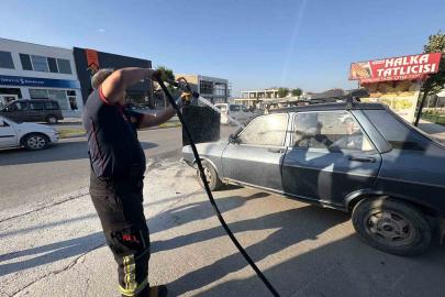 Çorum’da otomobilde çıkan yangını vatandaşlar söndürdü