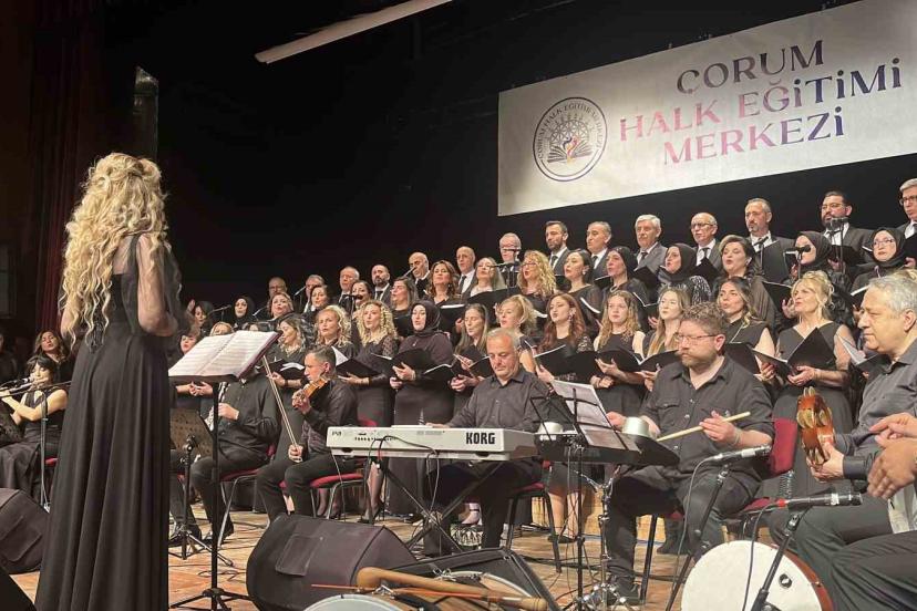 Çorum’da Türk sanat müziği ve Türk halk müziği konseri sanatseverleri mest etti