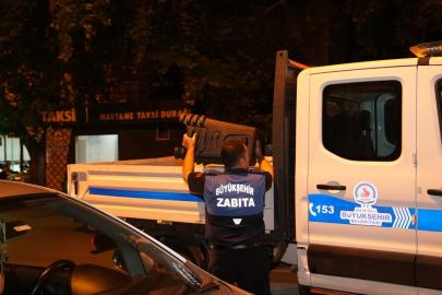 Denizli’de zabıta ekiplerinden seyyar satıcı operasyonu