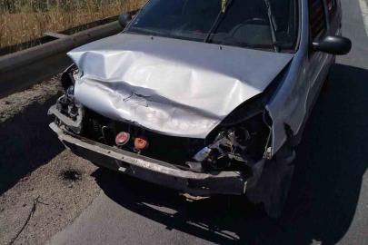 Direksiyon başında baygınlık geçiren sürücü refüje çarptı: 1 yaralı