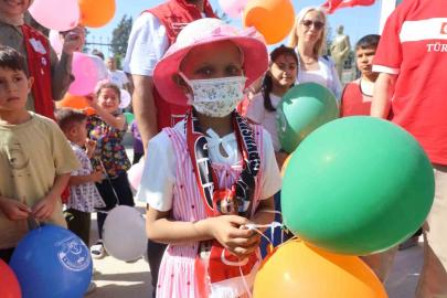 Doktorların yaşayamayacağını söylediği 8 yaşındaki Hülya’nın beyin tümörüne karşı geçirdiği başarılı ameliyat gökyüzüne bırakılan balonlarla kutlandı