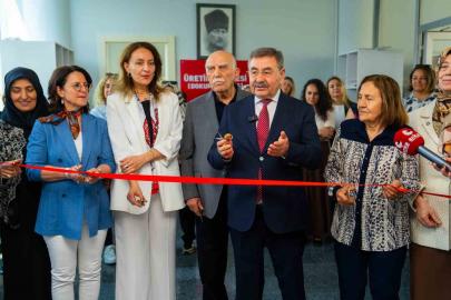 Dokuyarak atıklardan ürüne: Dokuma ve nakış atölyesi açıldı