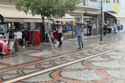 Edirne’de vatandaşlar yağmurun tadını çıkardı
