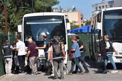 Ege Üniversitesi’ndeki yolsuzluk operasyonunda 41 şüpheli adliyede