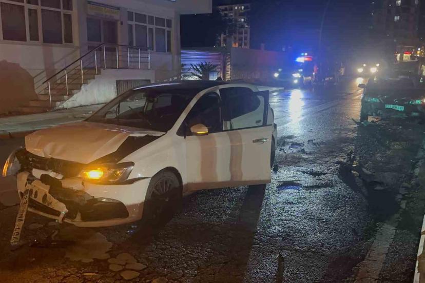 Elazığ’da zincirleme trafik kazası: 3 yaralı