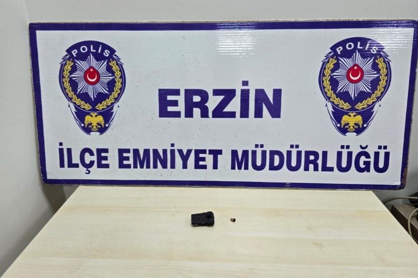 Erzin’de ehliyet sınavına kopya düzeneğiyle giren şahıs yakayı ele verdi