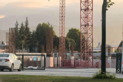 Fabrika inşaatında iş kazası: 1 yaralı