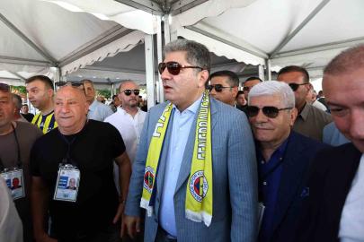 Fenerbahçe genel kurulunda başkan adaylarına yoğun ilgi