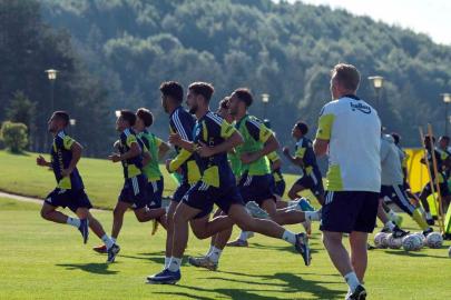 Fenerbahçe günü çift antrenmanla tamamladı