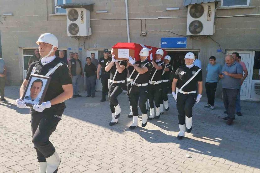 Görev başında hayatını kaybeden polis memuru son yolculuğuna uğurlandı