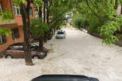 Gümüşhane’de dolu ve sağanak hayatı felç etti