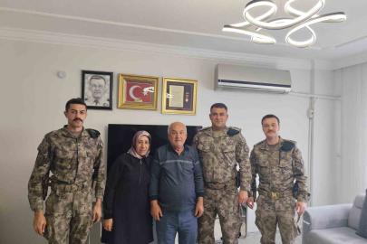 Hatay polisinden şehit  ailelerine babalar günü ziyareti
