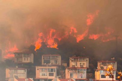 İzmir’de makilik alandaki yangın büyük ölçüde kontrol altına alındı