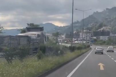 Karadeniz Sahil Yolunda ters yönde giden kamyon korkuttu