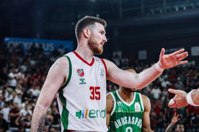 Karşıyaka Basketbol’da iki ayrılık