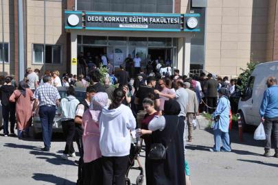 Kars’ta YKS heyecanı: Binlerce aday üniversite hayali için sınav merkezlerine akın etti
