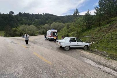 Kastamonu’da kontrolden çıkan otomobil kaza yaptı: 2 yaralı