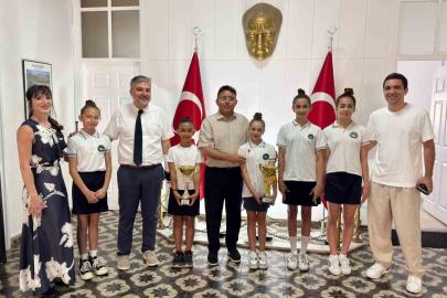 Kaymakam Kaya, Marmaris’in şampiyon jimnastikçilerini ağırladı