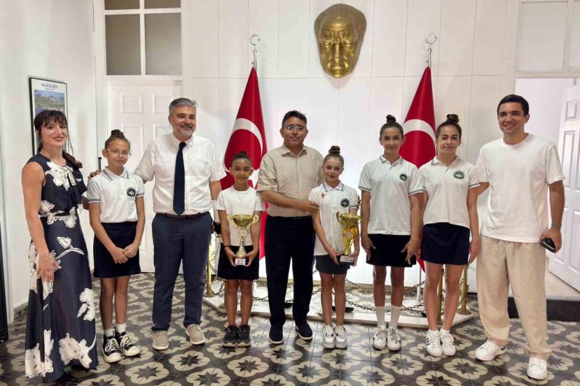 Kaymakam Kaya, Marmaris’in şampiyon jimnastikçilerini ağırladı