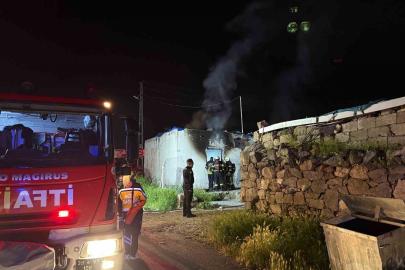 Kayseri’de metruk evde yangın