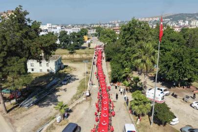 Kozan’da 106 metrelik bayrakla kurtuluş coşkusu