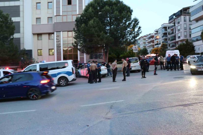 Küçük çocuğun gözü önünde 2 kadına kurşun yağdırdı
