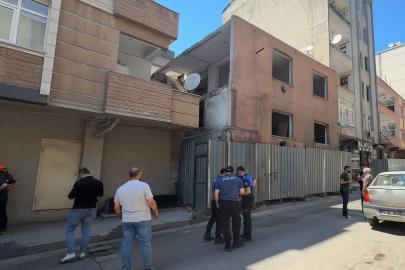 Küçükçekmece’de yıkım sırasında çöken duvarın altında kalan 3 işçi yaralandı